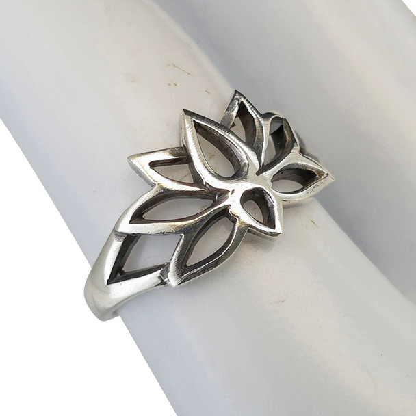 Elegant Sterling Silver Lotus Outline Ring