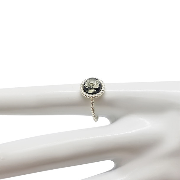 Green Amber Sterling Silver Ring (R-GR-4557)