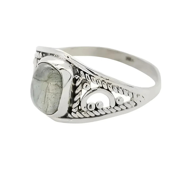 Labradorite Sterling Silver Ring (R-LB-6103-R)