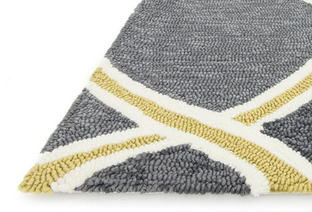 How to Select a Durable Outdoor Area Rug