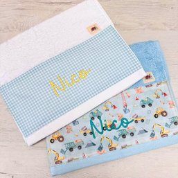 Pack 2 Toallitas Multiusos con Nombre 30x50cm – Diseña tu combinación - Colección Aventuras