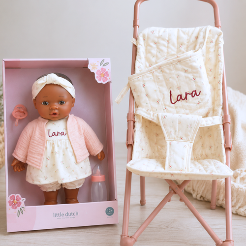 Muñeca Little Dutch Noa con carrito personalizado con nombre