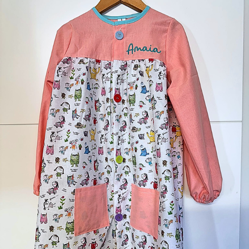 Bata Escolar Personalizada - modelo Monstruo de colores - más colores