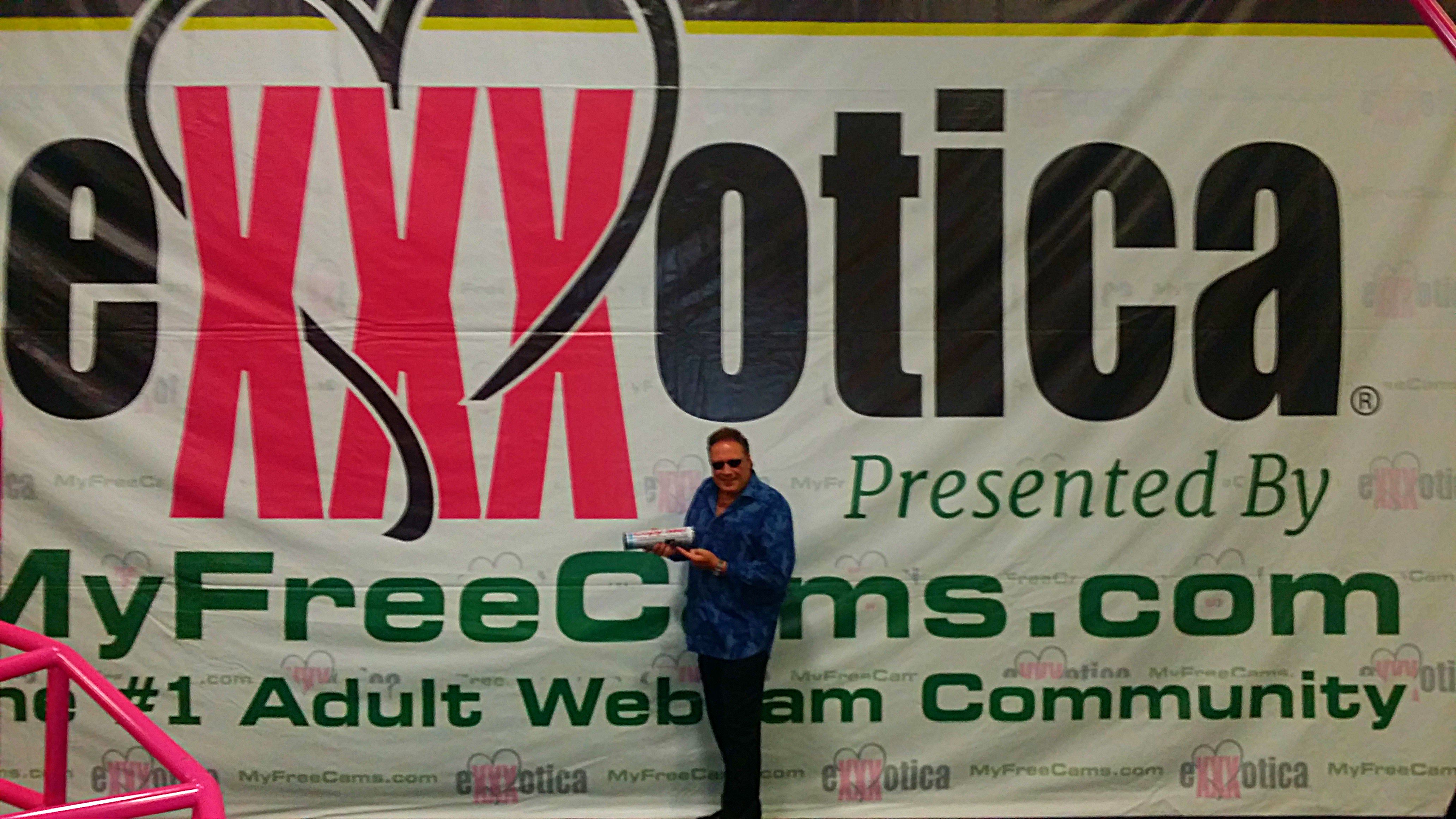 The Fight Over Exxxotica On Facebook - ozvhgla