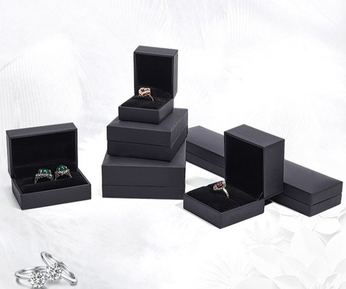 Jewelry Box for Storage and Shipping: Secure Your Treasures