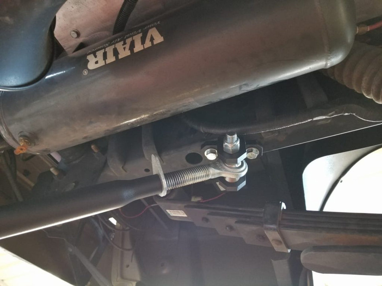 FRAME-MOUNTED HITCH STABILIZER BARS