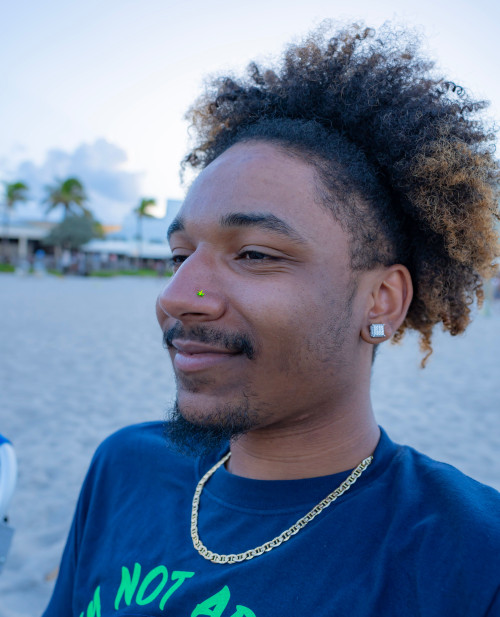 Nose stud  L shaped  Sterling Silver Pot Leaf  design  22 gauge