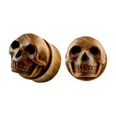 Fantastische Plugs aus Holz mit Gittermuster