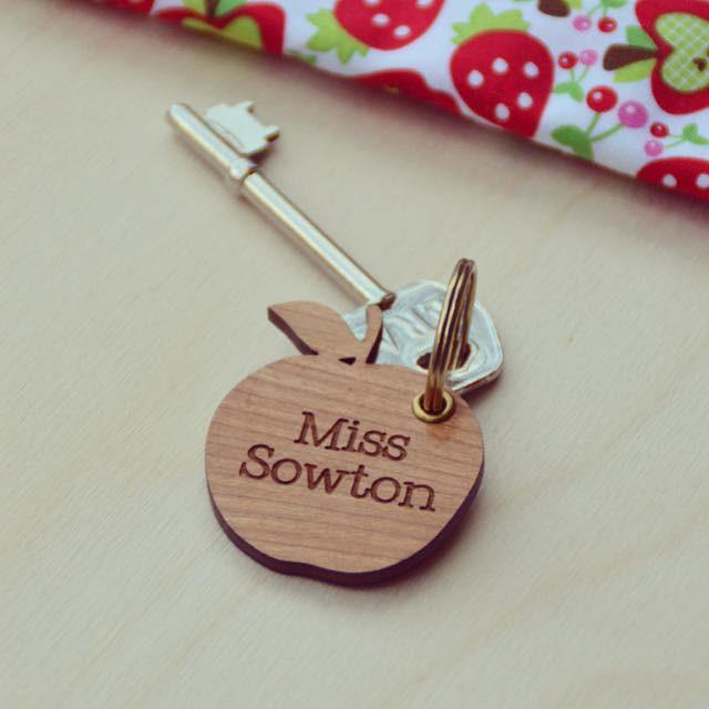 Personalised Apple Keyring - The Crafty Giraffe