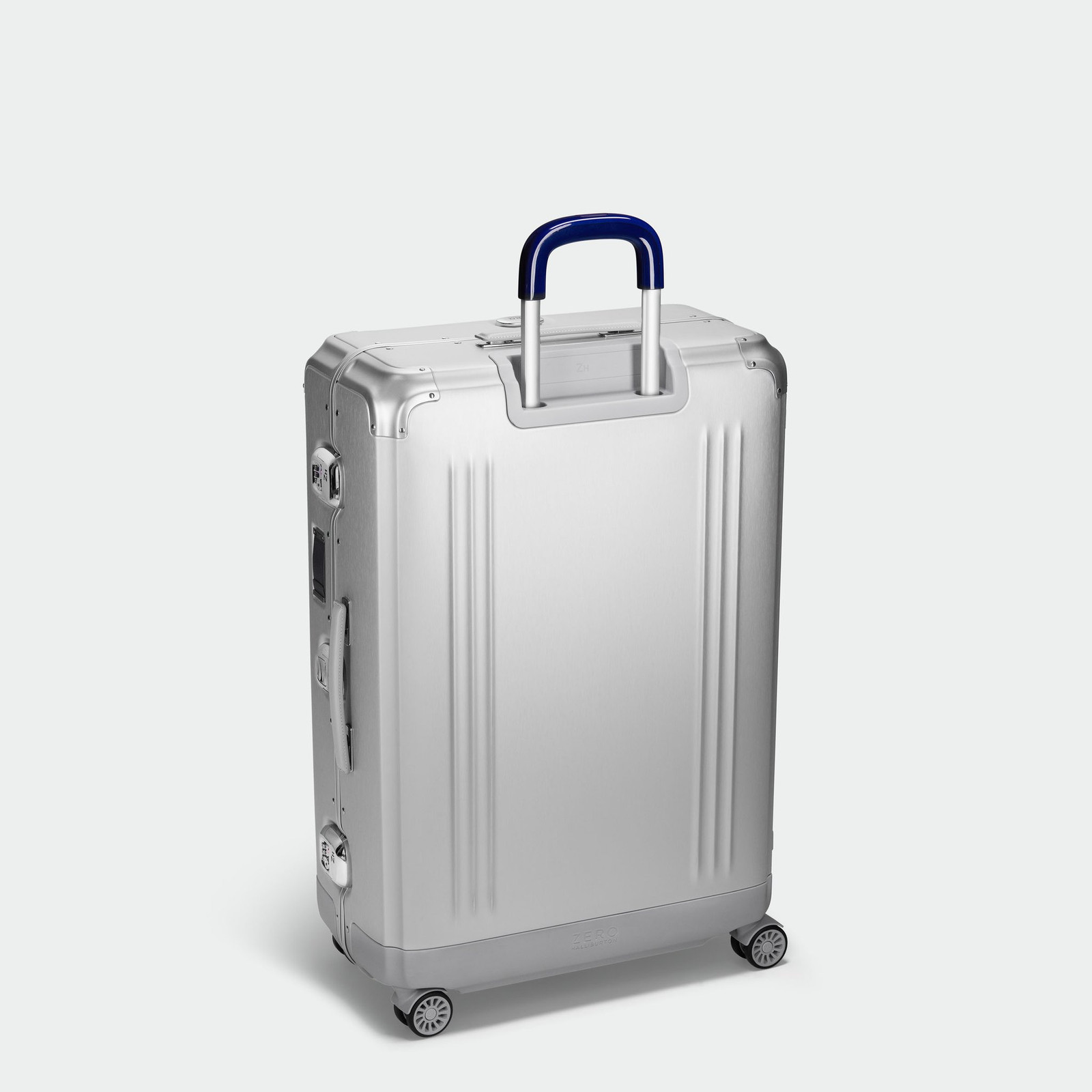 Pursuit - Aluminium Large Travel Case (Silver)
