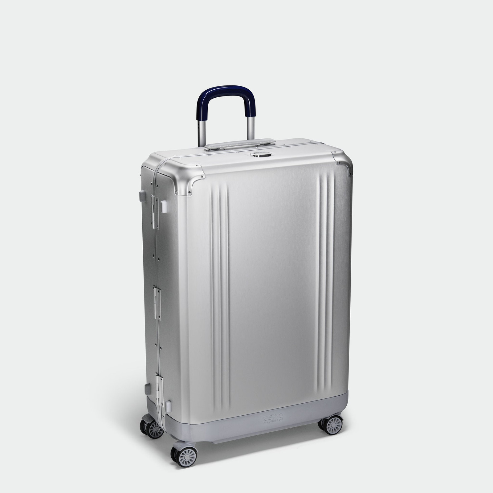 Pursuit - Aluminium Large Travel Case (Silver)