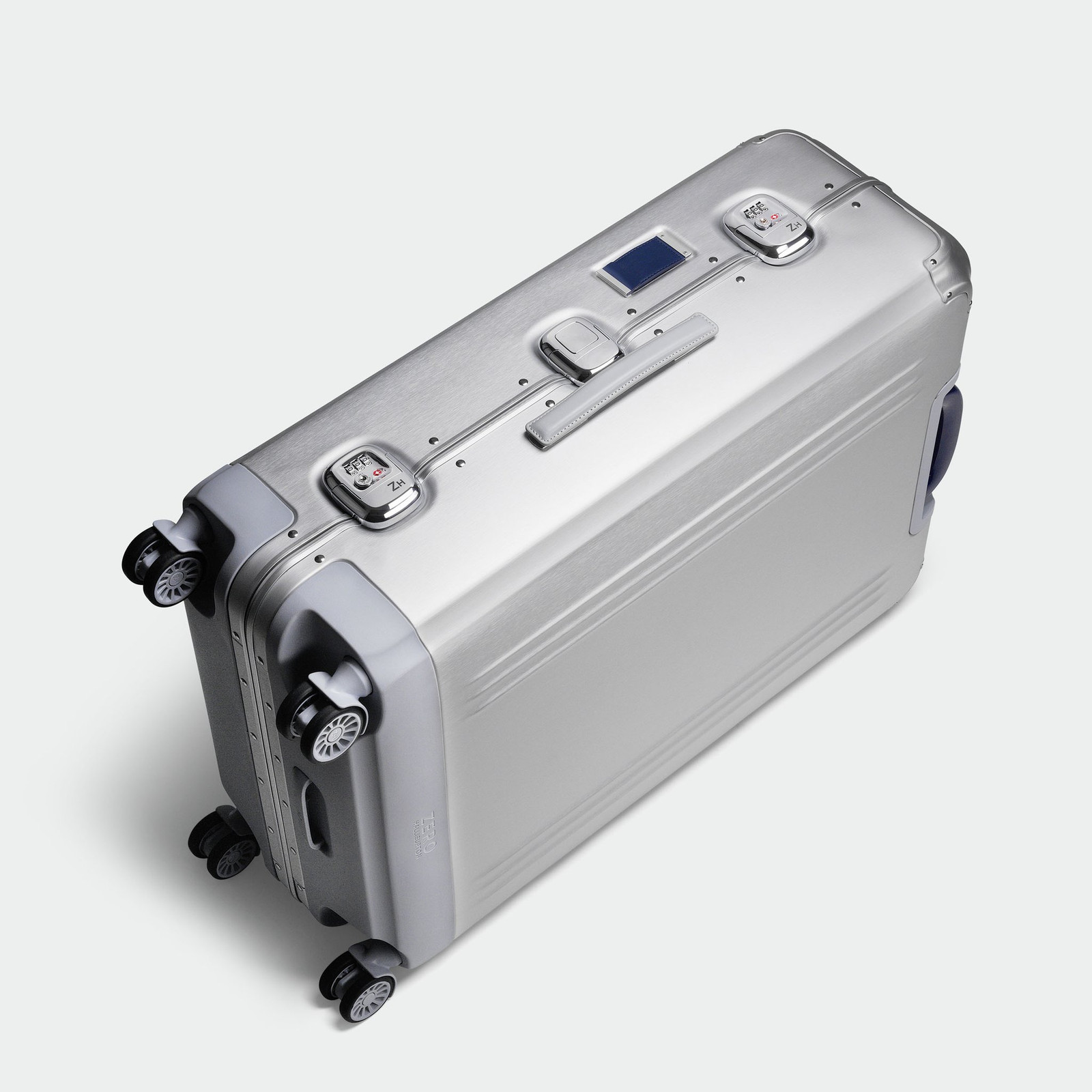 Pursuit - Aluminium Large Travel Case (Silver)