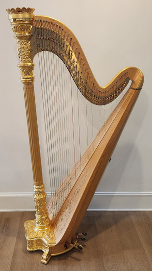 Lyon & Healy Style 17 Gold (Consignment #11041)