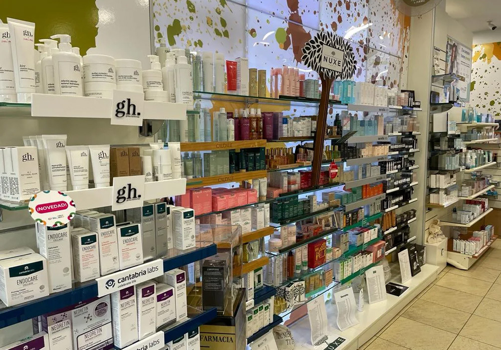 Interior de la Farmacia 7 Palmas en Las Palmas de Gran Canaria