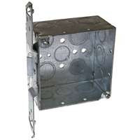 4" SQ JUNCTION BOX 30.3CU W/STRP
