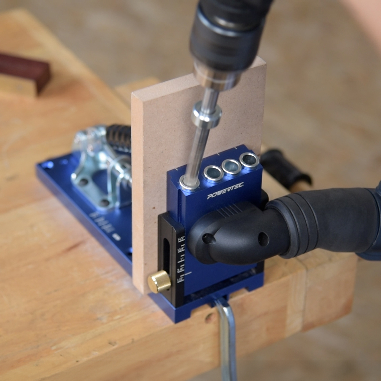 POWERTEC 71844 Aluminum Pocket Hole Jig Set with Dust Port