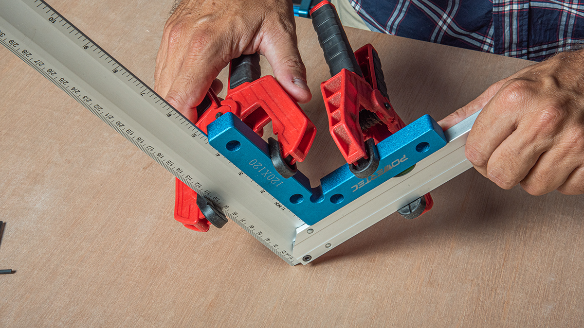 Squaring your Square Ruler with Another Tool-POWERTEC02