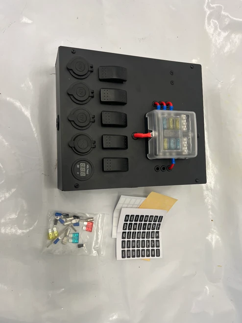 12v DC Compact Battery Control Hub Box - Power Distribution Electric Fuse Panel