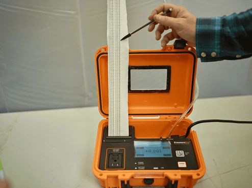 How to Monitor Negative Pressure in Containment Areas: Differential Pressure Monitoring Guide for Contractors