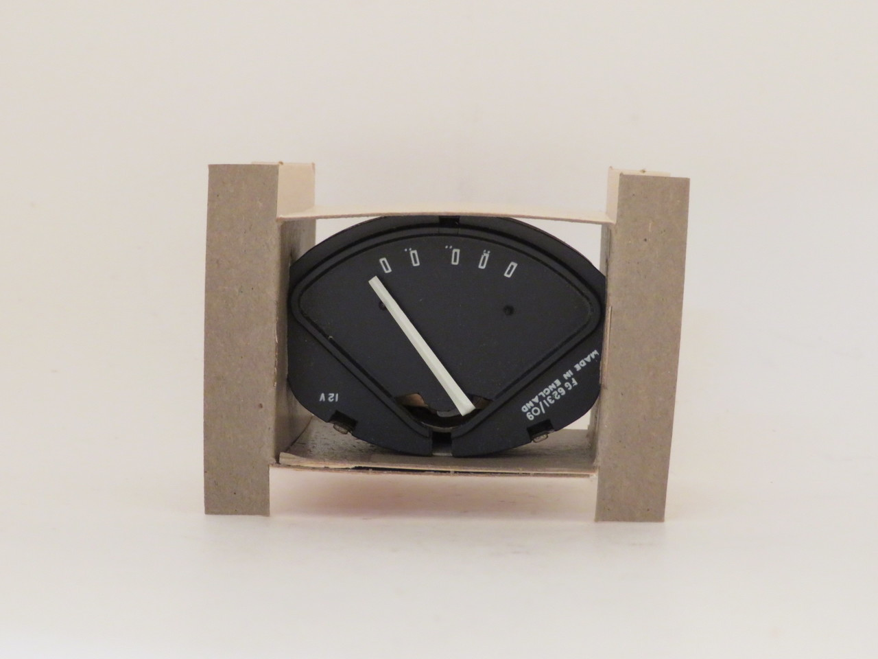 Rover P5 NOS Smiths Fuel Gauge  FG6231/09