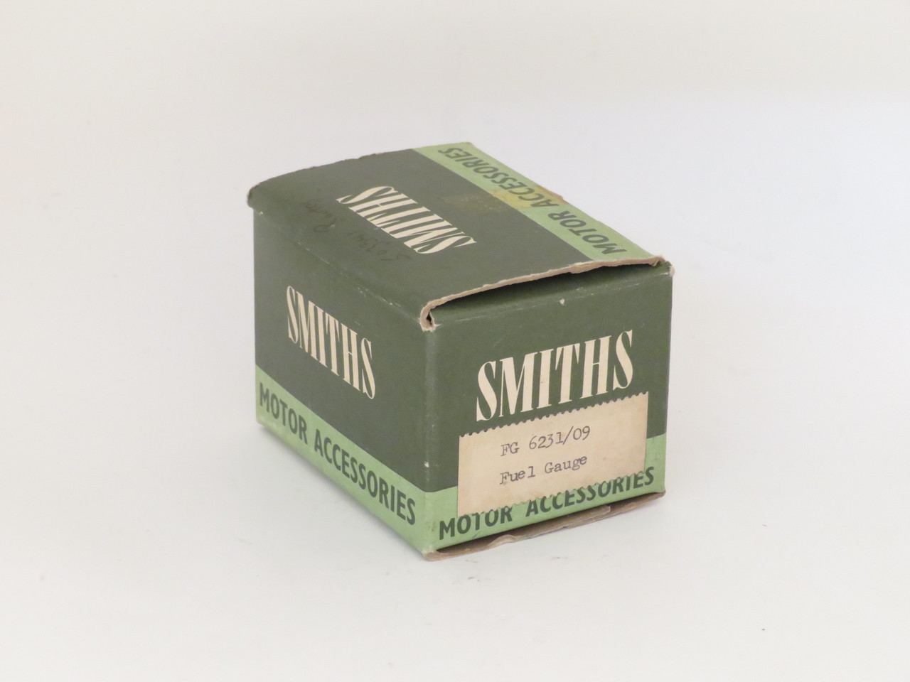 Rover P5 NOS Smiths Fuel Gauge  FG6231/09