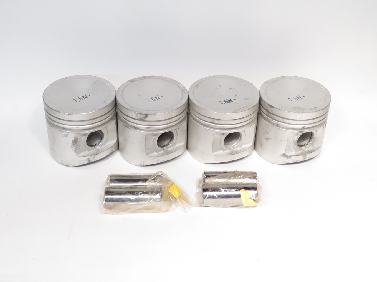 VW Rabbit Dasher Scirocco & Jetta Engine Piston Set  P1291STD
