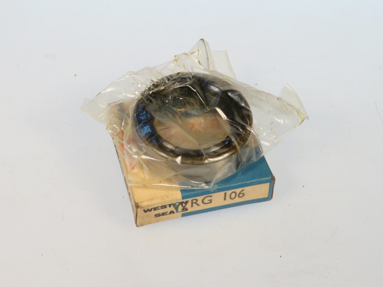 Ford Cortina 1498cc & 1599cc 1962-1970 Metal Body Transmission Output Shaft Seal  15-14502