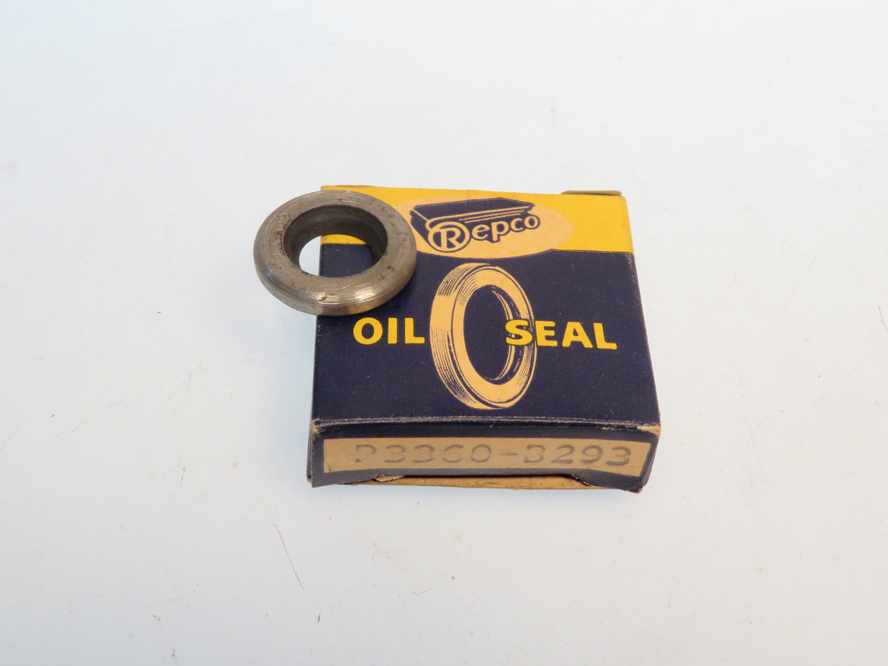 Jaguar XK120 XK140 XK150 MKV MKVII & MKVIII Tachometer Drive Oil Seal  B293
