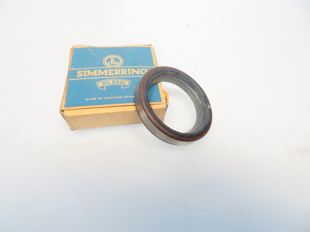 Mercedes Benz 180a 180b 180Db 190 190b 190D & 190Db Steering Shaft Oil Seal  A30x40x7