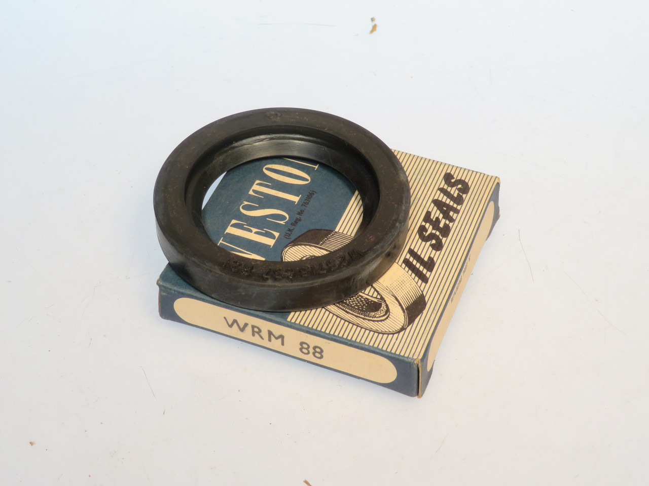 Ford Consul & Zephyr 1956-1961 Front Hub Oil Seal  WRM88