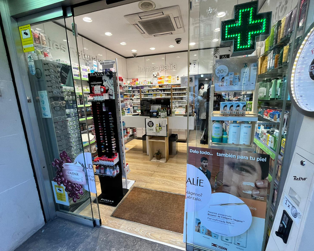 IMAGEN FACHADA 2 FARMACIA ARAGÓ 260