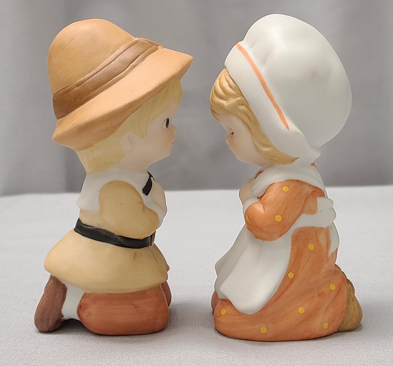 Lunds Lites Praying Boy & Girl Pilgrim Porcelain Figurines