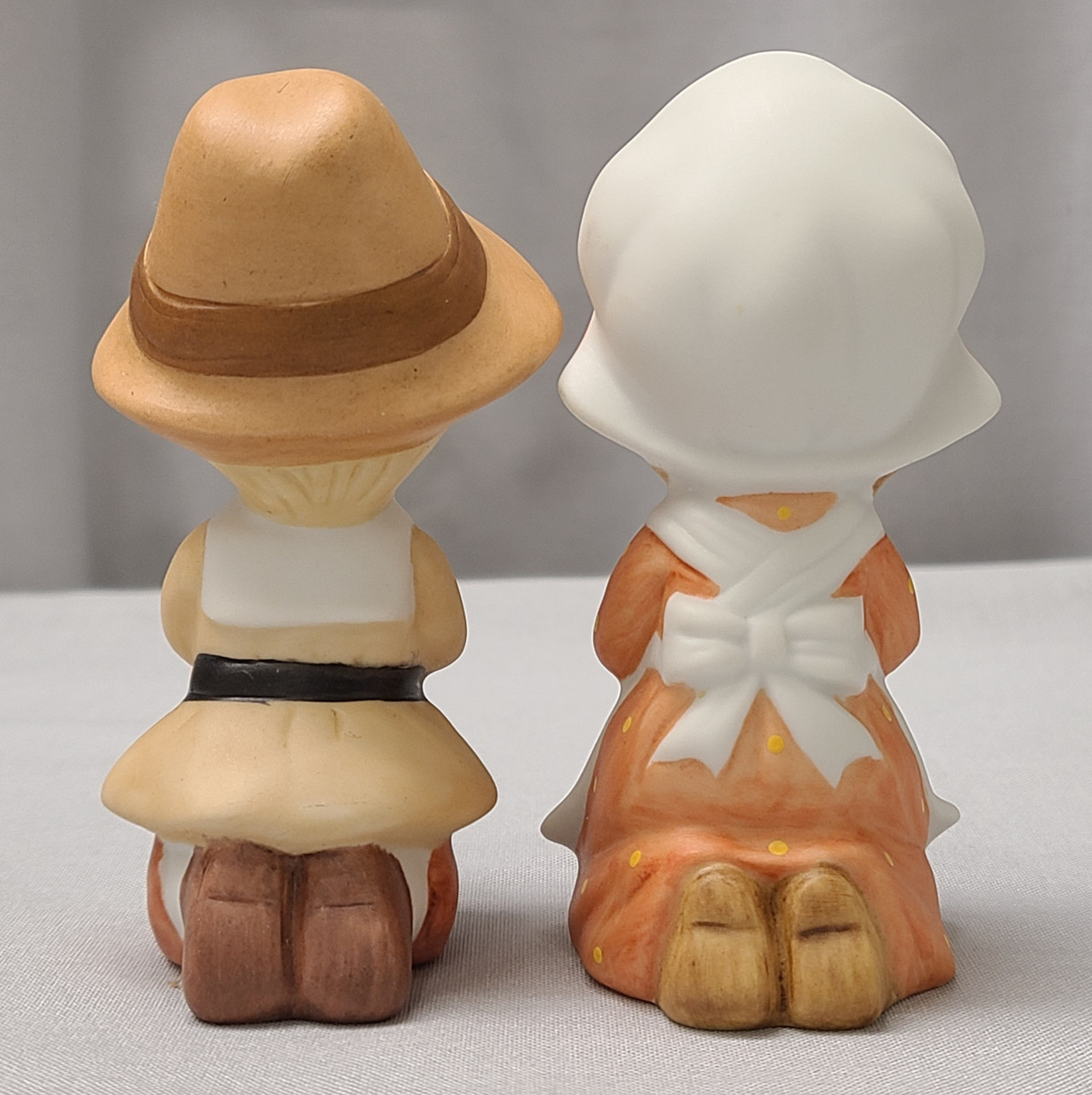 Lunds Lites Praying Boy & Girl Pilgrim Porcelain Figurines