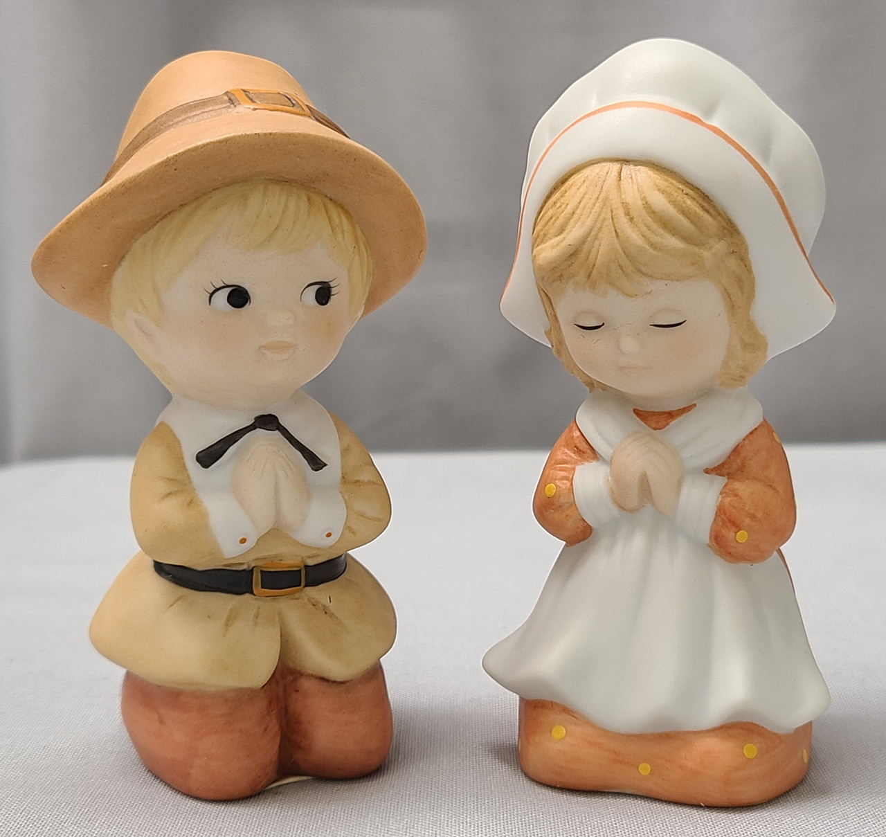 Lunds Lites Praying Boy & Girl Pilgrim Porcelain Figurines