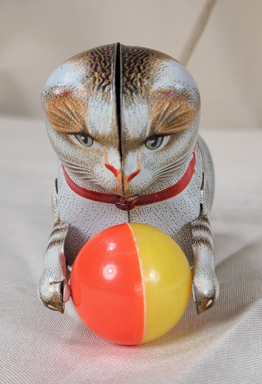 Kohler Tin Wind-Up Cat and Ball with Key