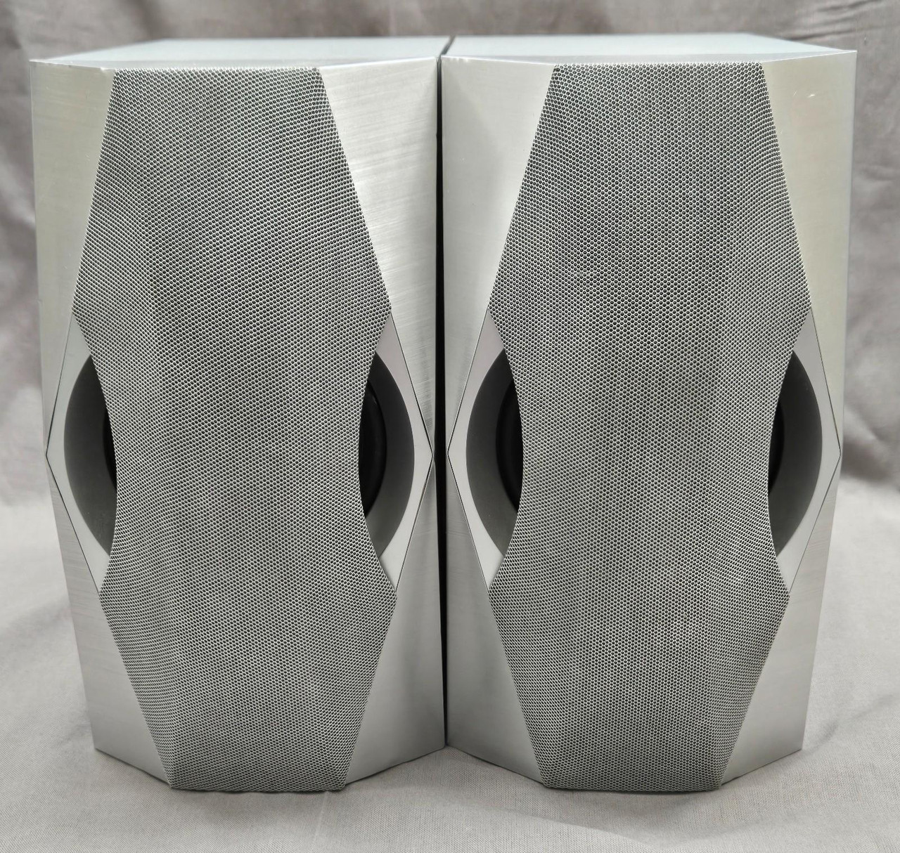 Scott CD Player Radio Model SJ380 w/ 2 Speakers Scott CD Player Radio Model SJ380 w/ 2 Speakers