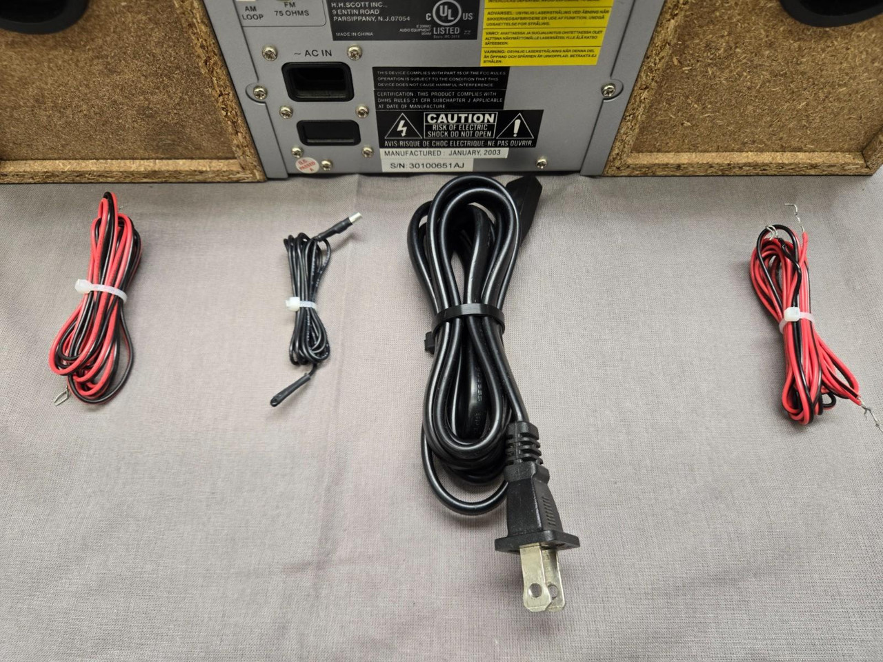 Scott CD Player Radio Model SJ380 w/ 2 Speakers Scott CD Player Radio Model SJ380 w/ 2 Speakers