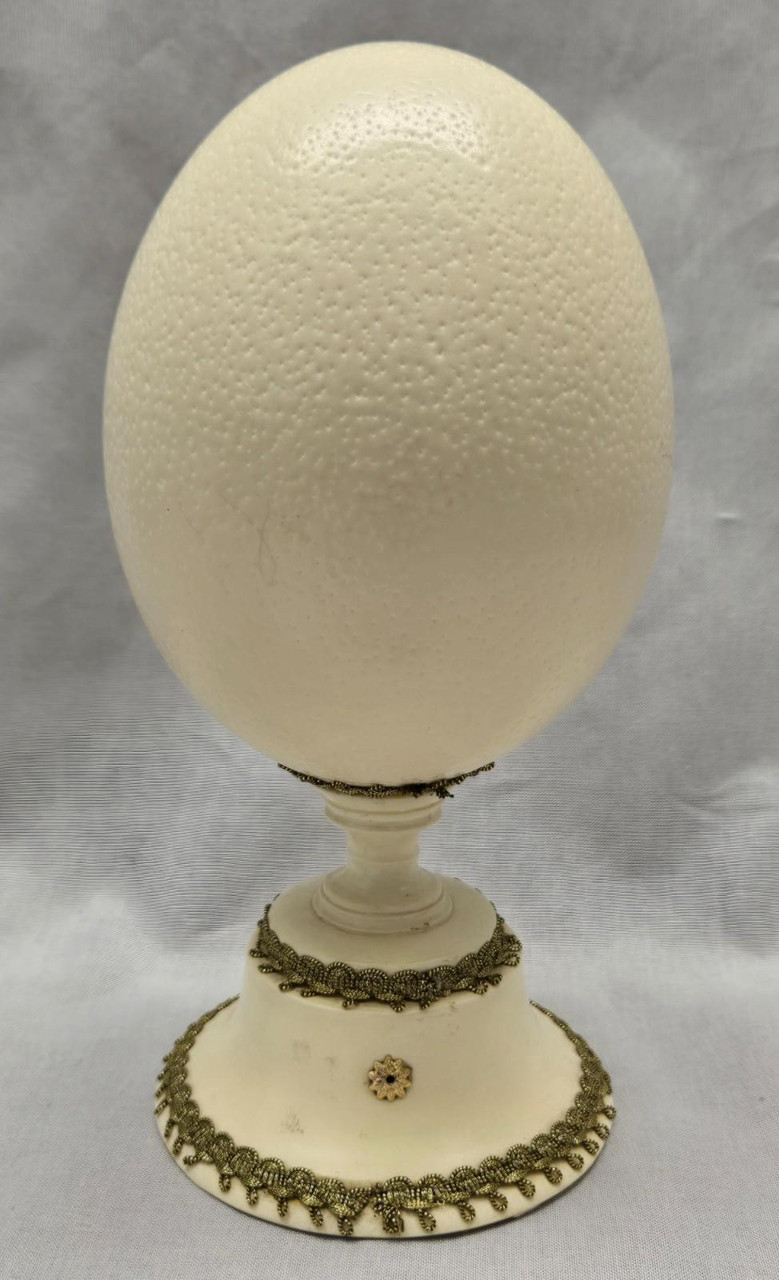 Winter Snow Scene Diorama Large 6" Egg on stand Sledding Music Box Winter Snow Scene Diorama Large 6" Egg on stand Sledding Music Box