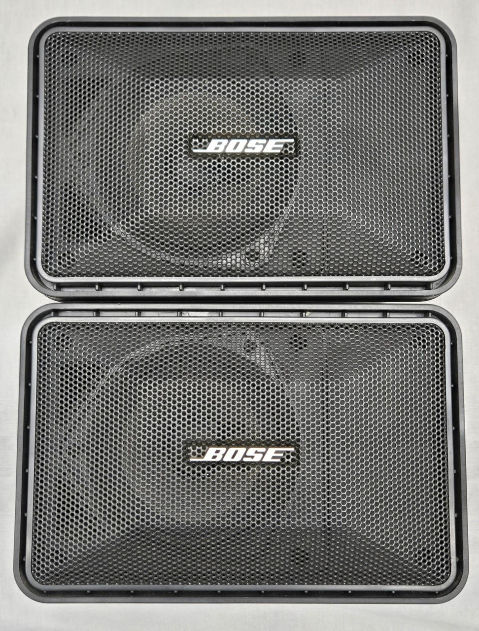 2 BOSE 1984 Model 101 Music Monitor Speakers - Mountable 2 BOSE 1984 Model 101 Music Monitor Speakers - Mountable