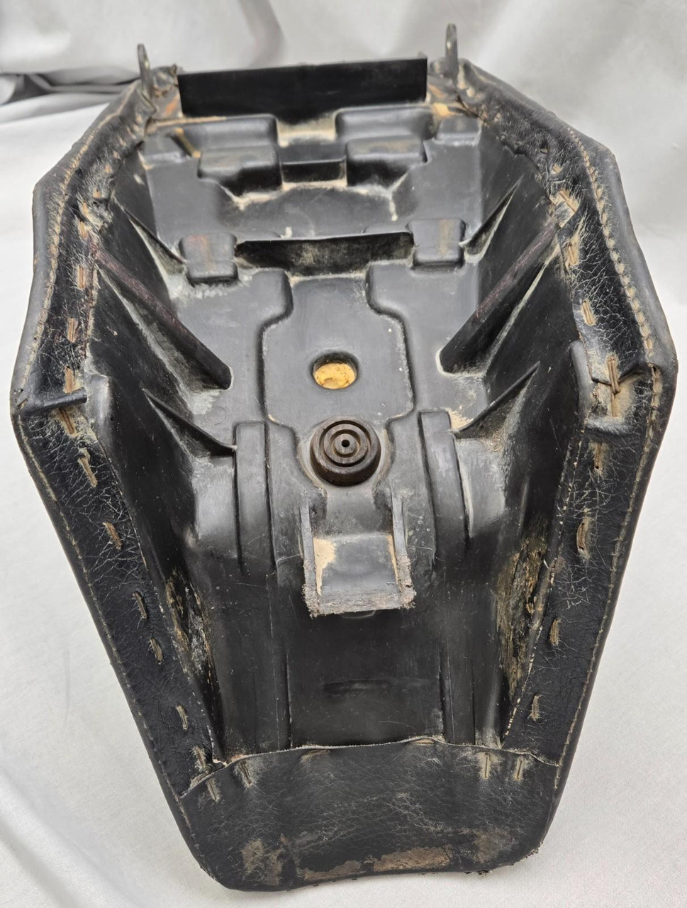 1983-1986 Black Yamaha TT600 Bike Saddle Motorcycle Seat 1983-1986 Black Yamaha TT600 Bike Saddle Motorcycle Seat