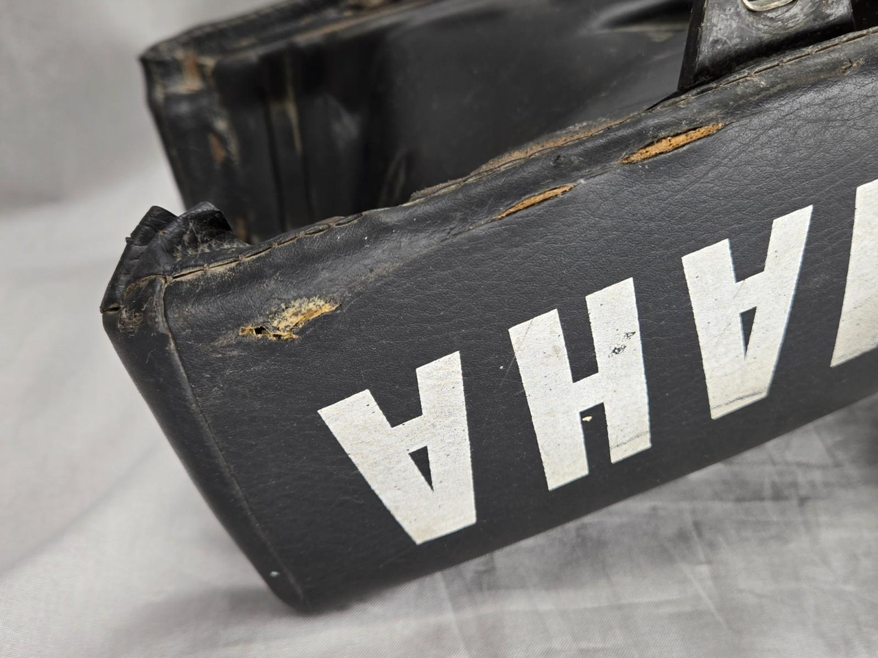 1983-1986 Black Yamaha TT600 Bike Saddle Motorcycle Seat 1983-1986 Black Yamaha TT600 Bike Saddle Motorcycle Seat