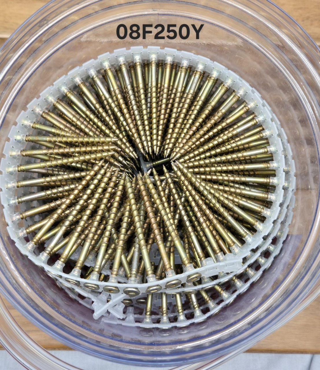 600 Senco #8 x 2 1/2" Auto-Feed Screws (08F250Y) 600 Senco #8 x 2 1/2" Auto-Feed Screws (08F250Y)