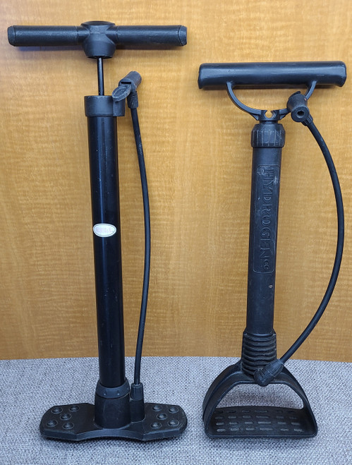 2 Manual Air Pumps