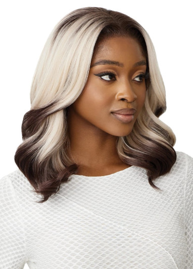 Outre Perfect Hairline Synthetic 13x4 HD Lace Front Wig - Malibu