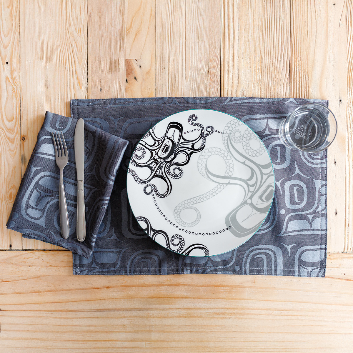 Porcelain Art Dinner Plates (Set of 2) - Octopus (Nuu), Ernest