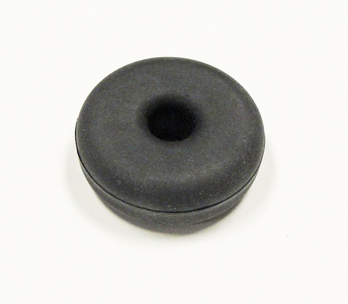 04-06 GTO Radiator Side Insulator