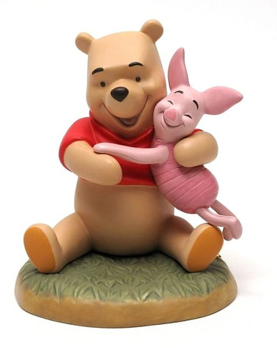 Disney Pooh Hugging Piglet Q484-020-4012894