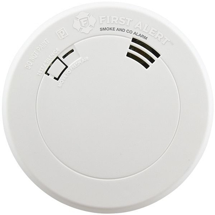 First Alert 1039868 Photoelectric Smoke and Carbon Monoxide Combo Alarm with 10-Year Battery R810-FAT1039868