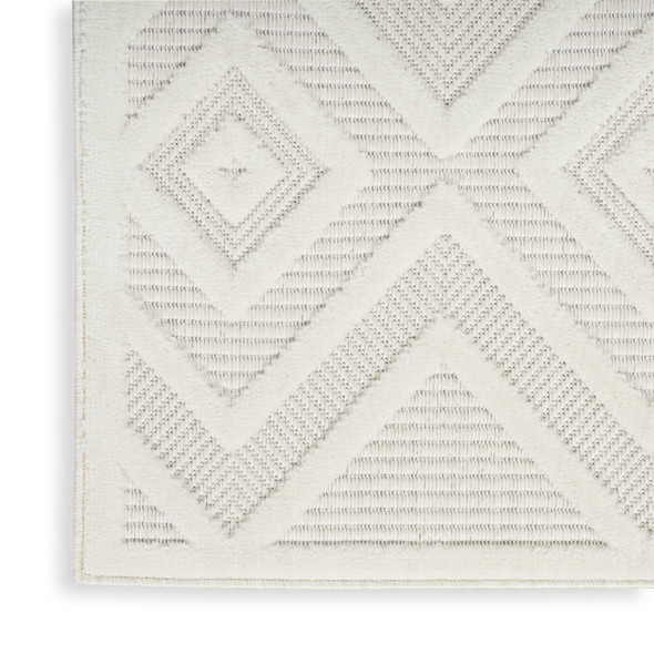 2' X 4' Ivory And White Geometric Indoor Outdoor Area Rug