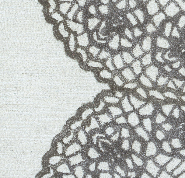 10' White And Ivory Wool Geometric Hand Tufted Round Rug